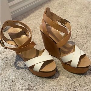 Vince Camuto Wedges